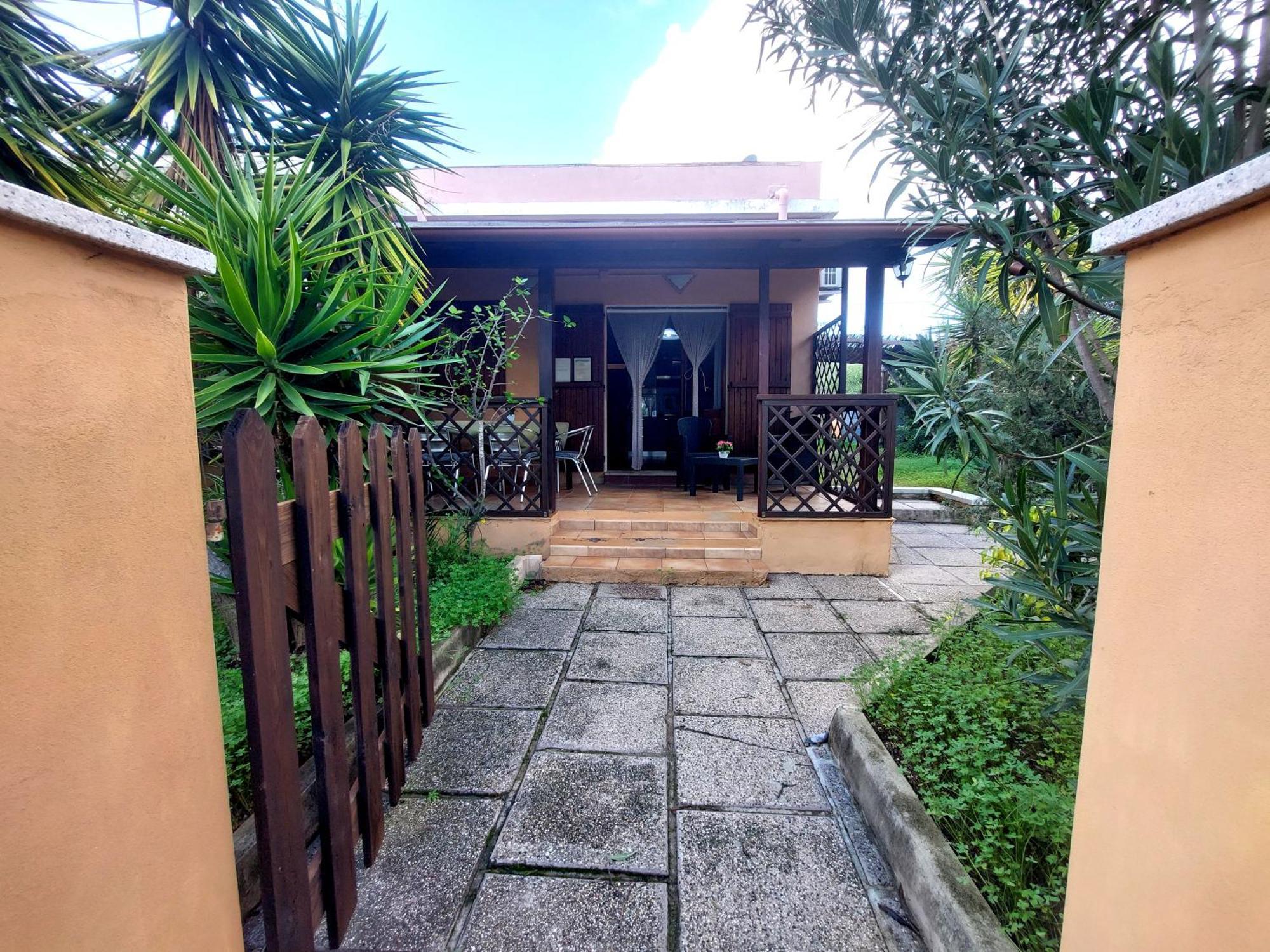 Melisenda Villa แตร์เตนิอา ภายนอก รูปภาพ