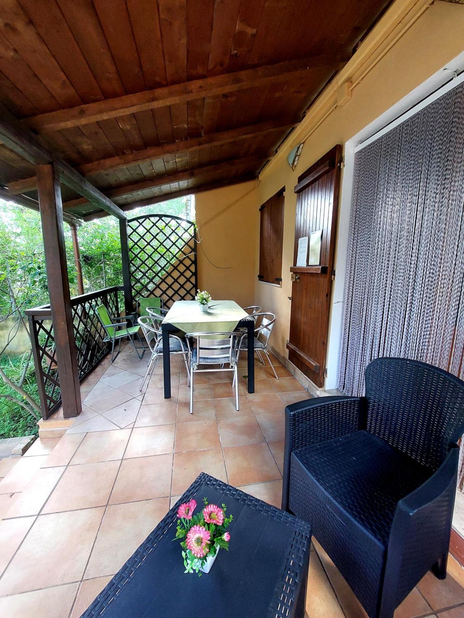 Melisenda Villa แตร์เตนิอา ภายนอก รูปภาพ